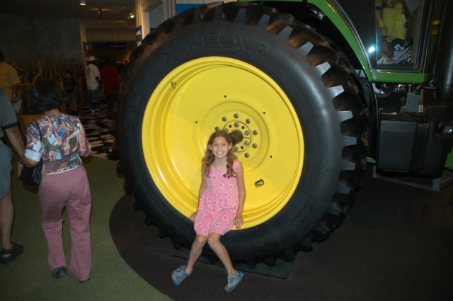 bigtractortire.jpg